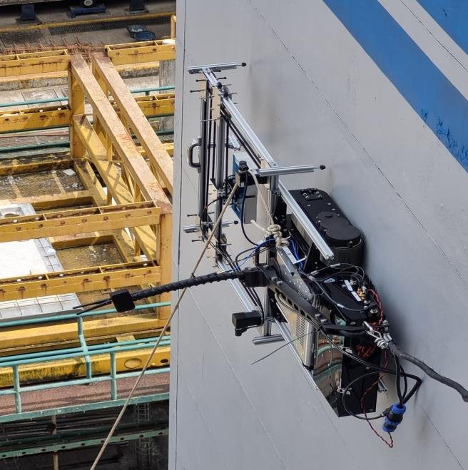WaveScan scanner integrated with a climbing robot